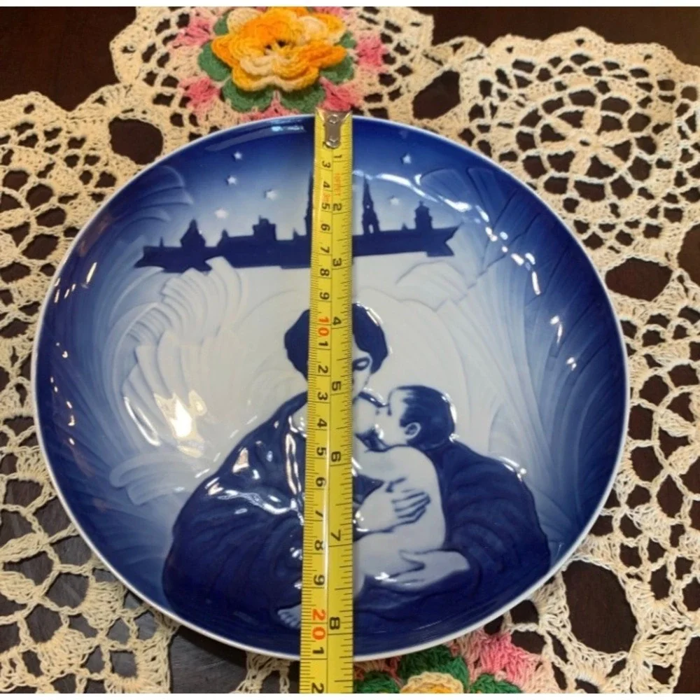 Royal Copenhagen Plate 8.25in Blue Excellent 1987 Union Sven Vestergaard